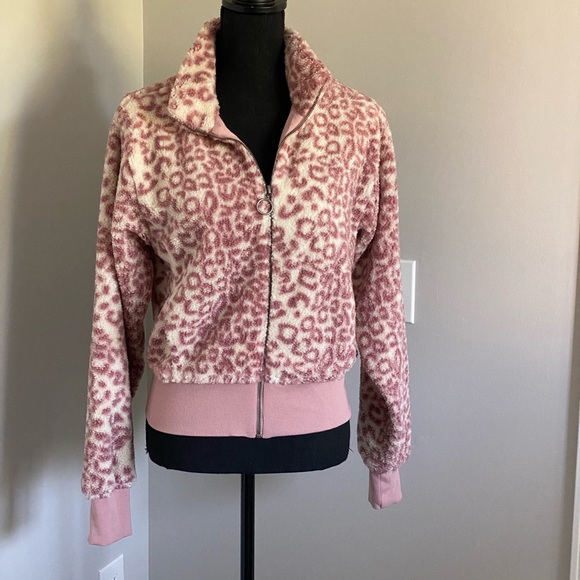 L* Space NWT Kat Power pink cheetah print Sherpa cropped jacket - Picture 2 of 10